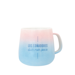 TAZA LOS SOÑADORES DUERMEN POCO